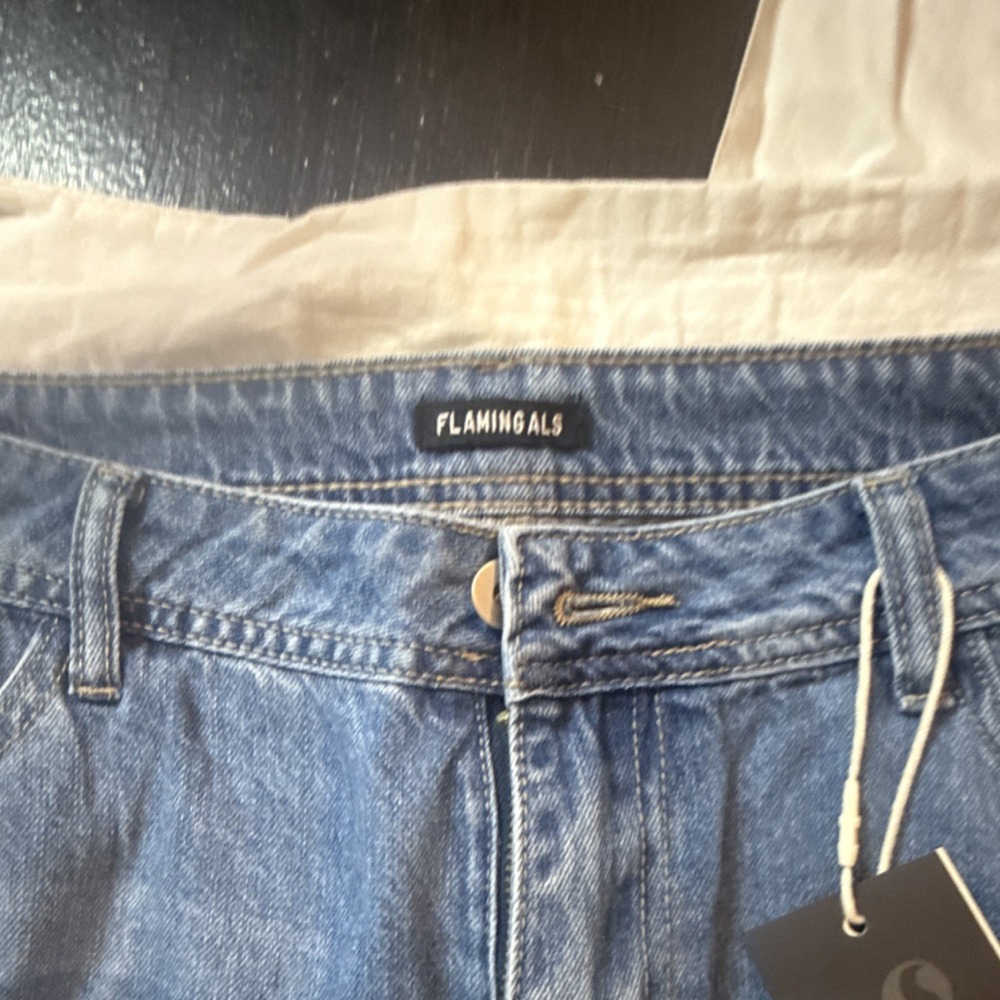 Flamingals Blue Distressed Cropped Jeans - Picture 3 of 11